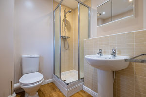 En suite- click for photo gallery